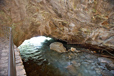 Пещера Ангитис (Маара)