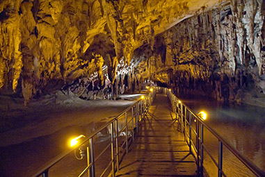 Пещера Ангитис (Маара)
