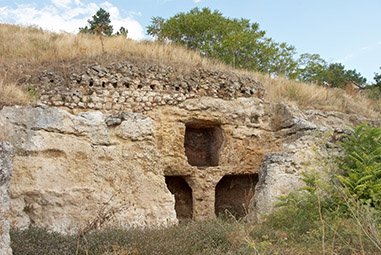 Дидимотихо, пещеры