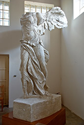 Археологический музей, копия статуи Ники Самофракийской