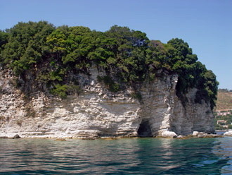 The rocks in в Gialiskari bay