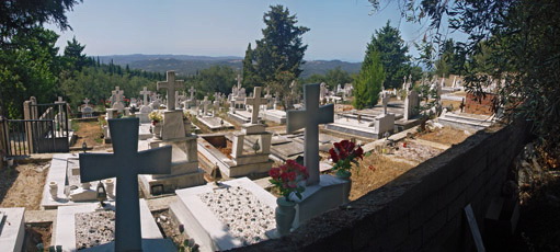Нимфес, кладбище