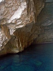 Западный берег Пакси, пещера Ипапанди