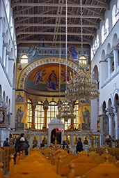 Внутри храма Св. Димитрия