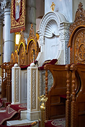 Храм Св. Димитрия, епископский трон