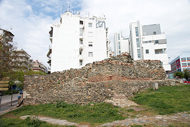 Восточная крепостная стена