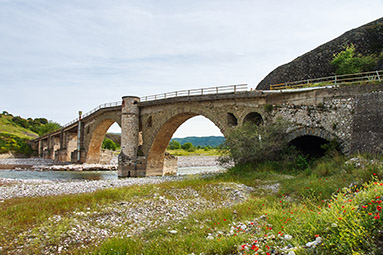 Мост у деревни Саракина