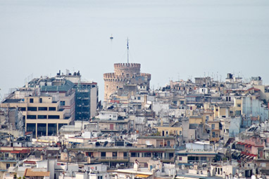 Вид с башни Тригониу, Белая башня